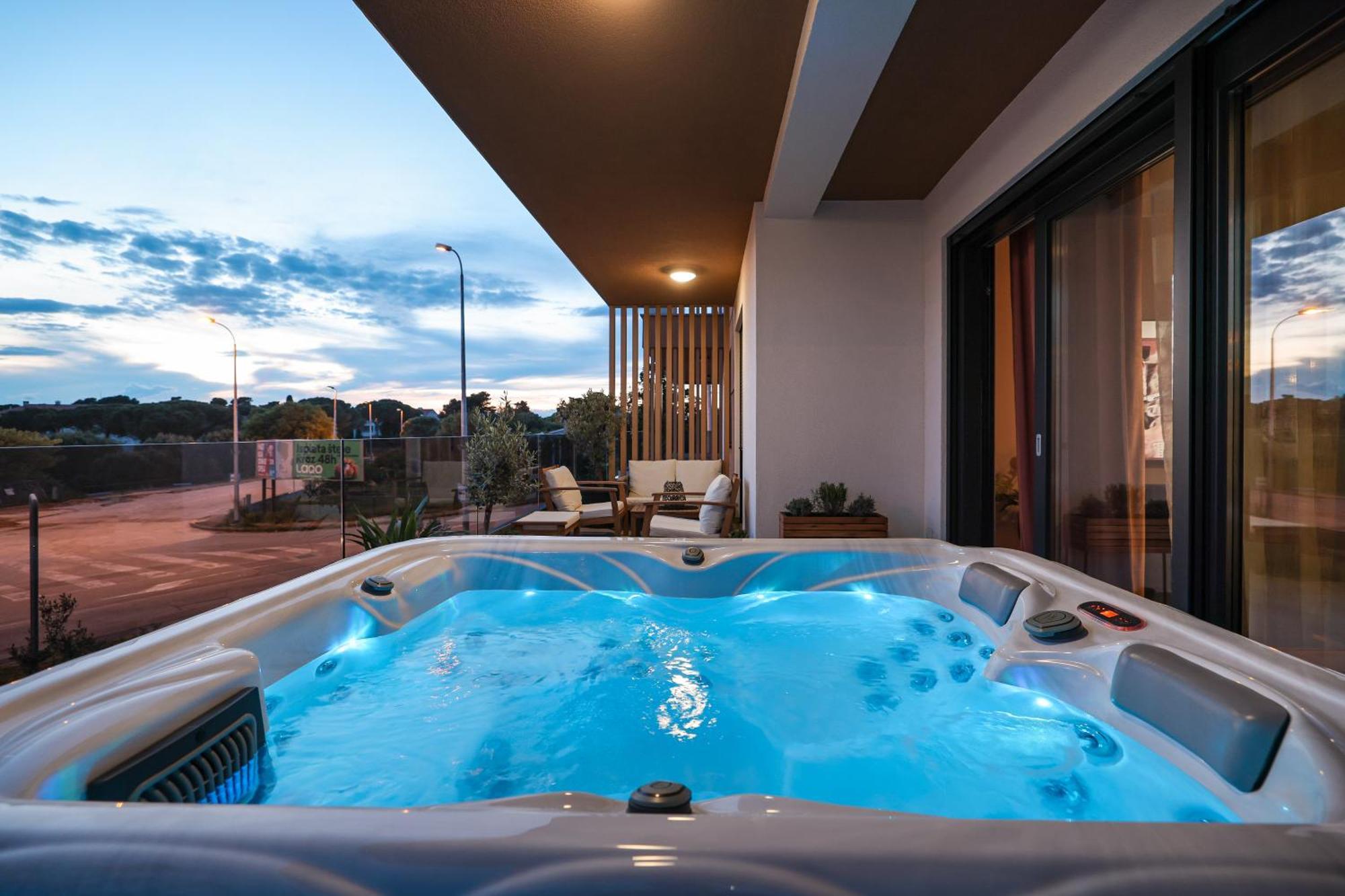 Luma Luxury Apartment With Jacuzzi Zadar Exterior photo